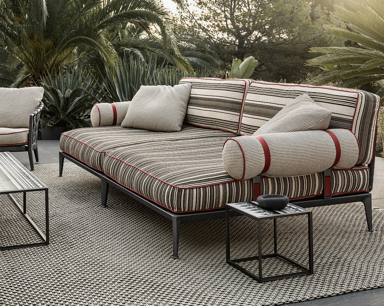 B&B Italia クッション Charles チャールズ 【公式通販】